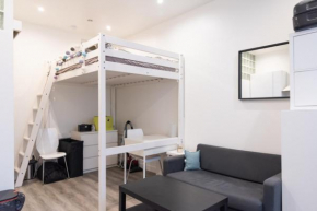 STUDIO 18 m with Terrace NEAR Belleville